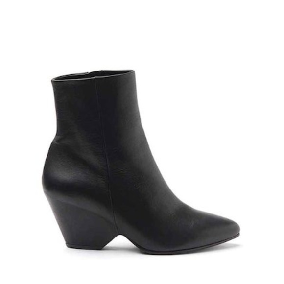 Vic Matie Black Leather Ankle Boots with Shell-Sha - Picture 2 of 7